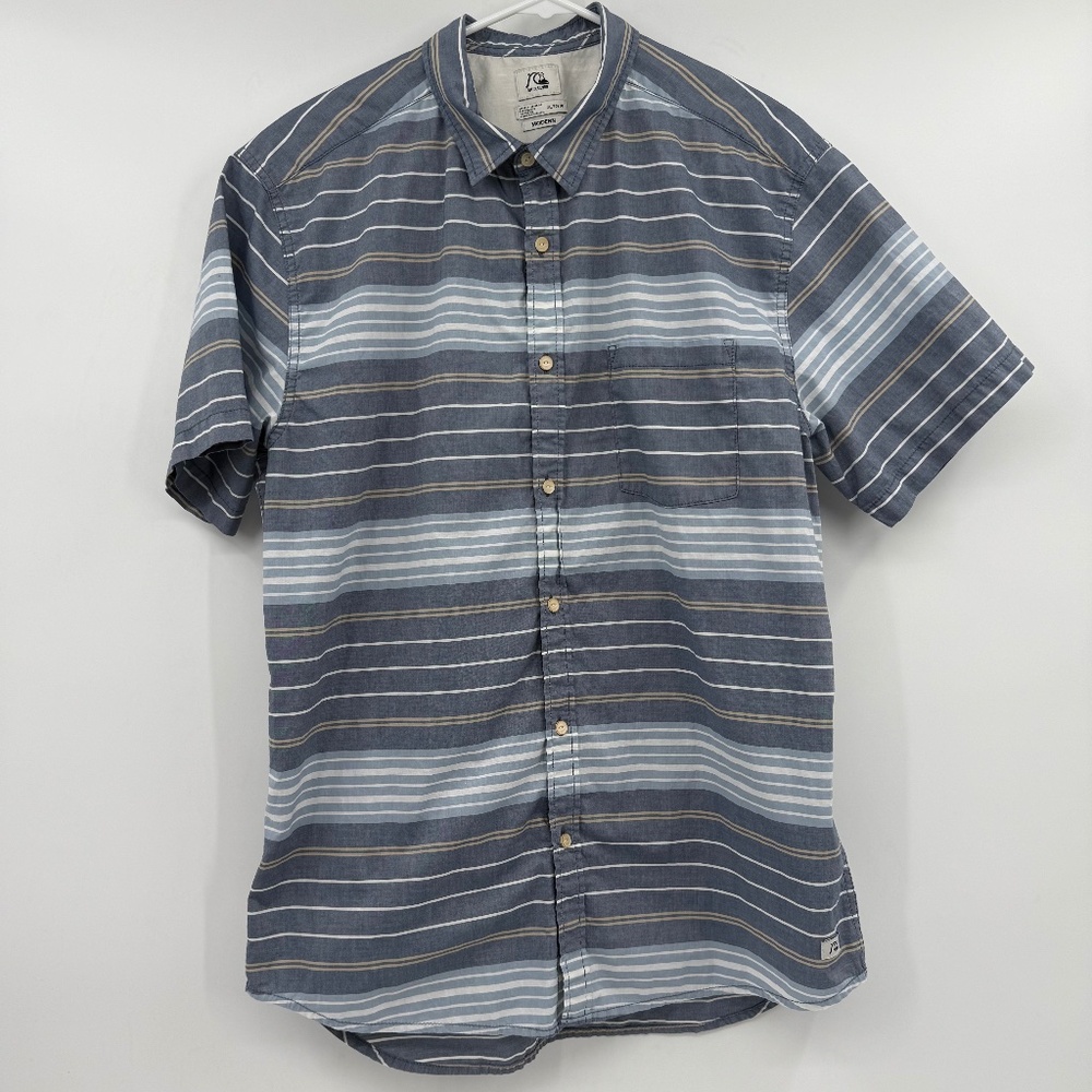 Quiksilver Shirt Men XL Blue Stripes Short Sleeve Button Up Modern Beach Casual